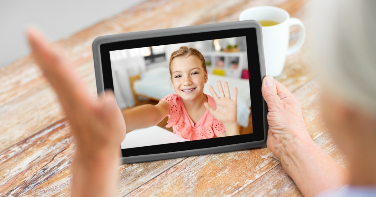 Les réglages et options pour rendre les appels de groupe confortables pour seniors