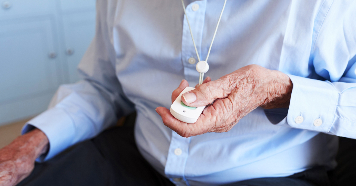 : Téléalarme fixe avec boîtier et bouton SOS pour senior à domicile