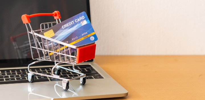 Soldes en ligne : une alternative pratique et confortable